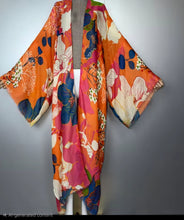 Load image into Gallery viewer, Tangey Kimono
